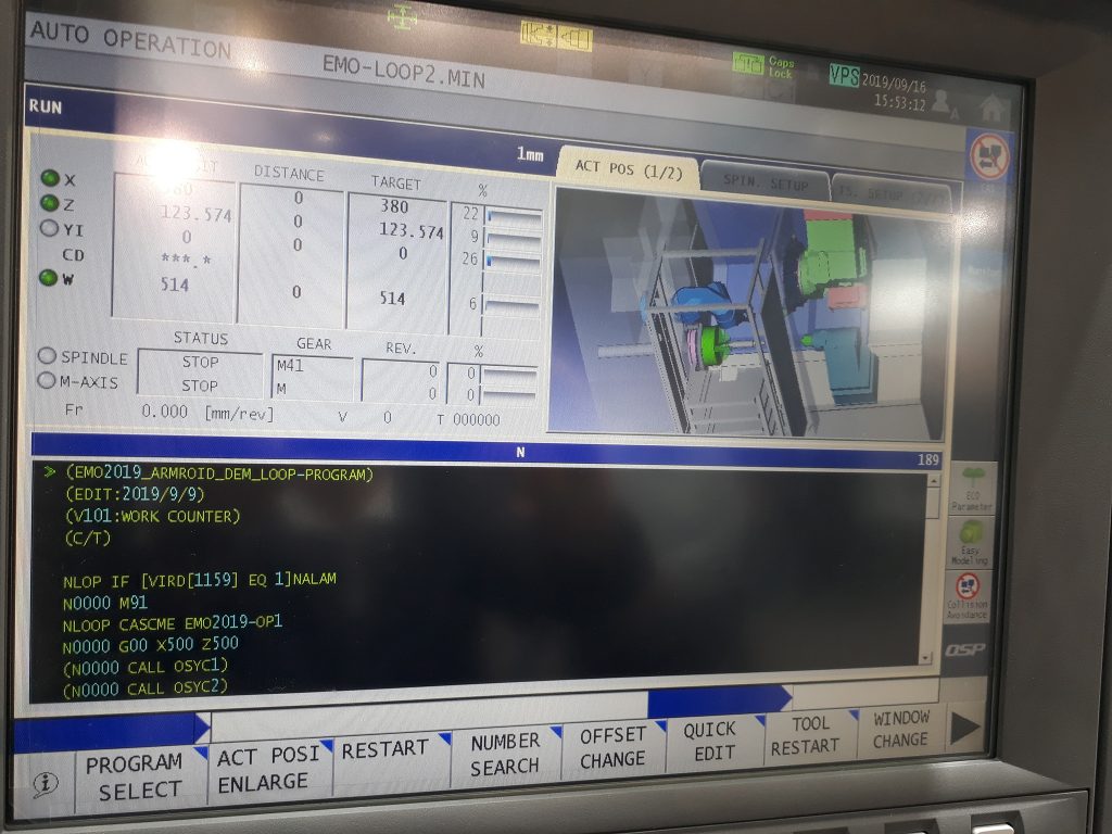 Detaliu ecran tactil panou comanda numerică Okuma OSP300L